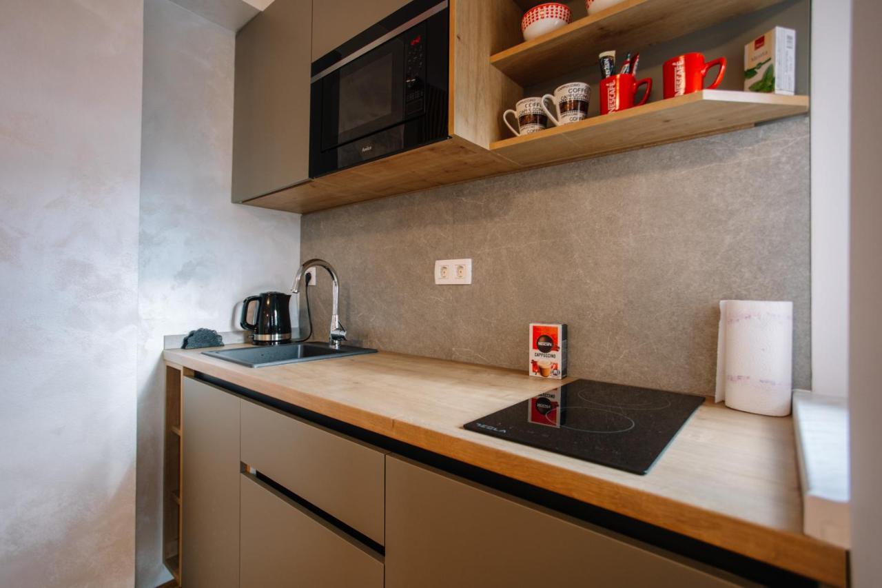 Apartments Hana City Center 리브노 외부 사진