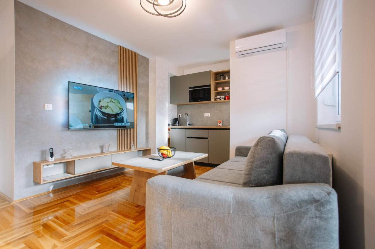 Apartments Hana City Center 리브노 외부 사진